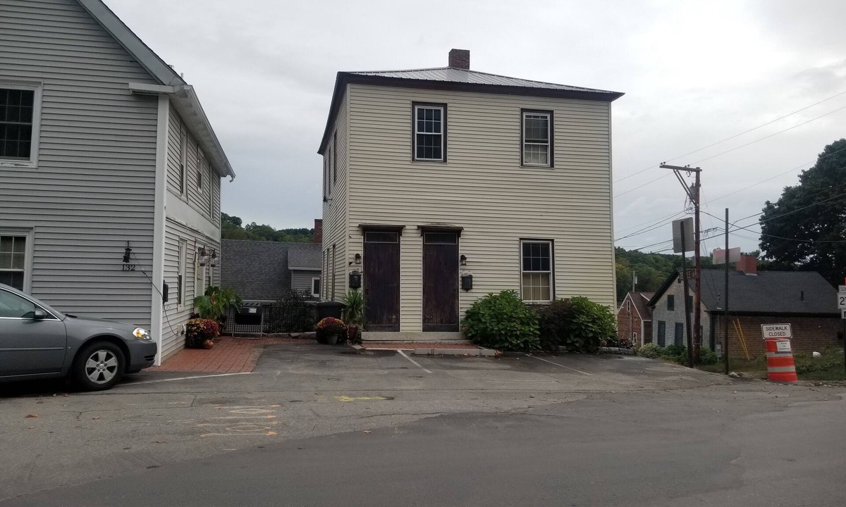 Hallowell Apartment | Downtown 3BD, 1.5BA Downtown Apt with River/Park View