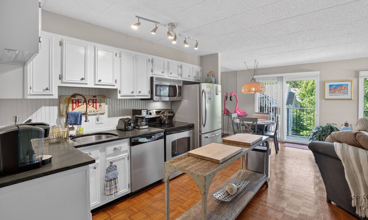 The Pines Condo | Downtown Rehoboth Beach Condo Sleeps 4 Parking
