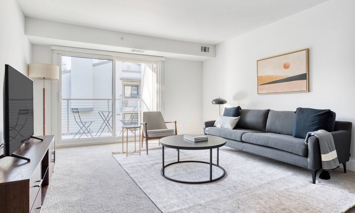 Sharon Heights Apartment | Dreamy Menlo Park 1BR w/Gym & W/D, easy highway access, by Blueground