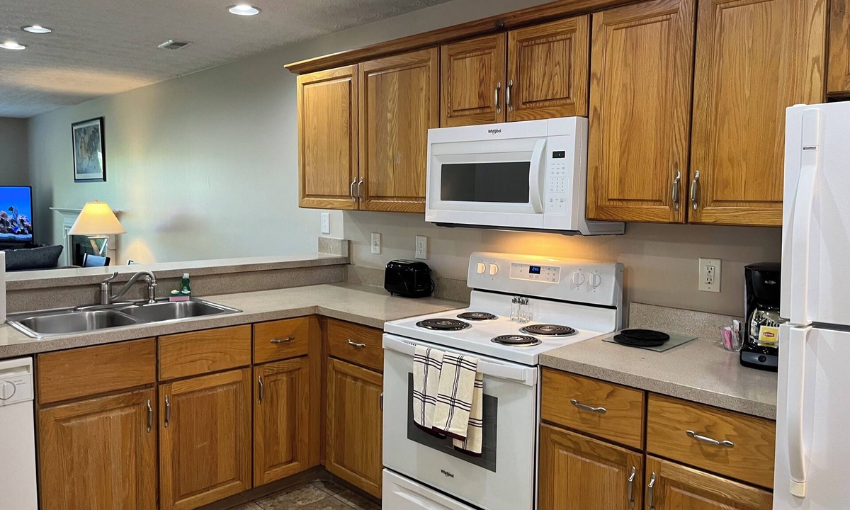 Dublin Apartment | Dublin location! Lots of Space & Wooded too!