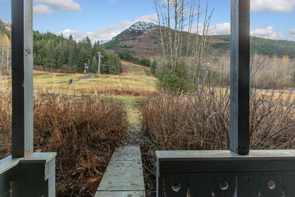 Alyeska Hotel | East Condo #208