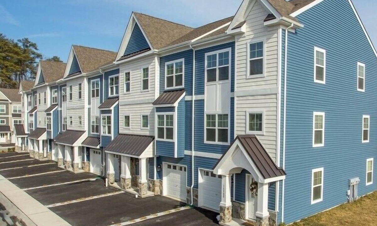 Rehoboth Beach House | Easy Walk/Bike to Beach Three Primary Bedrooms w/Pool/Parking