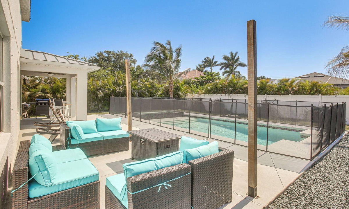 Trafalgar House | Ever After | Pool Days & Spa Nights in Cape Coral