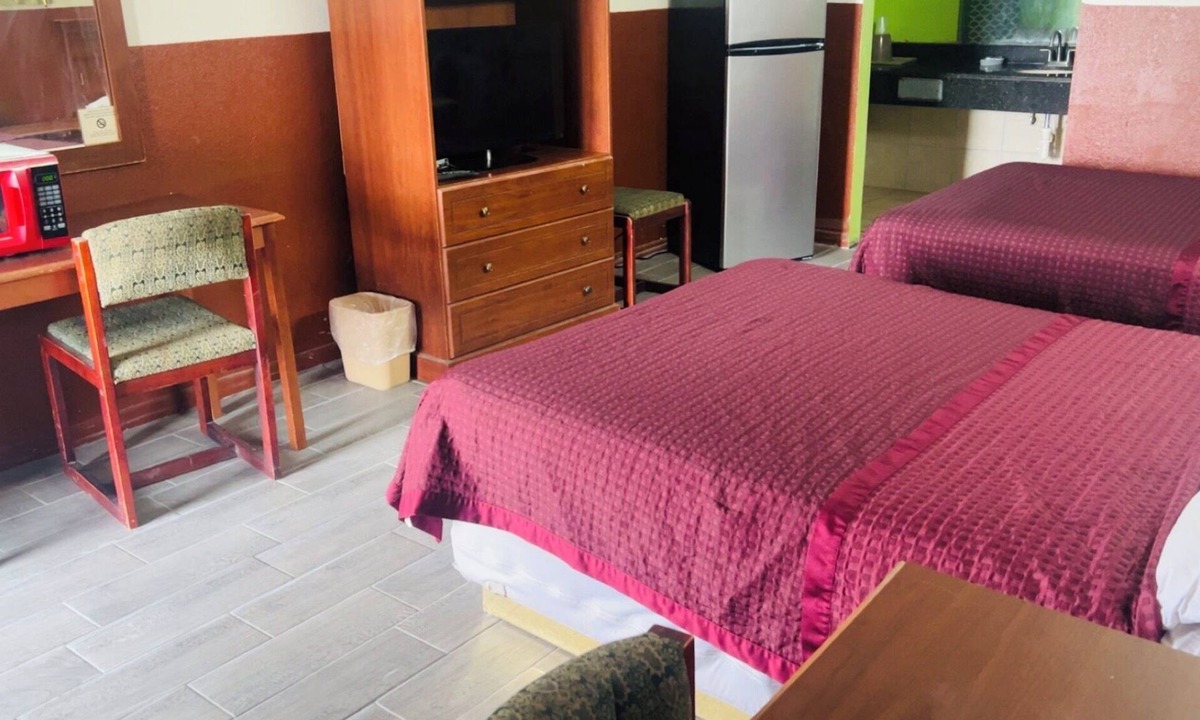 Robstown Hotel | Executive Inn