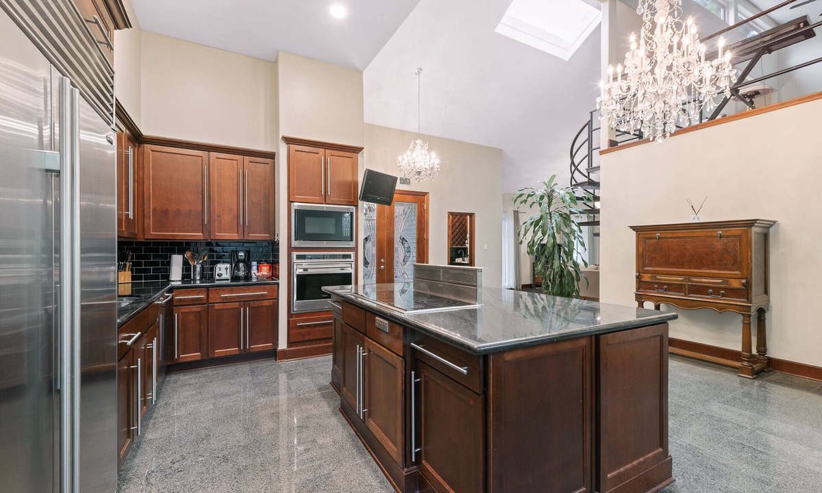 Clodine House | Exquisite house with loft . Great deals for longer stays