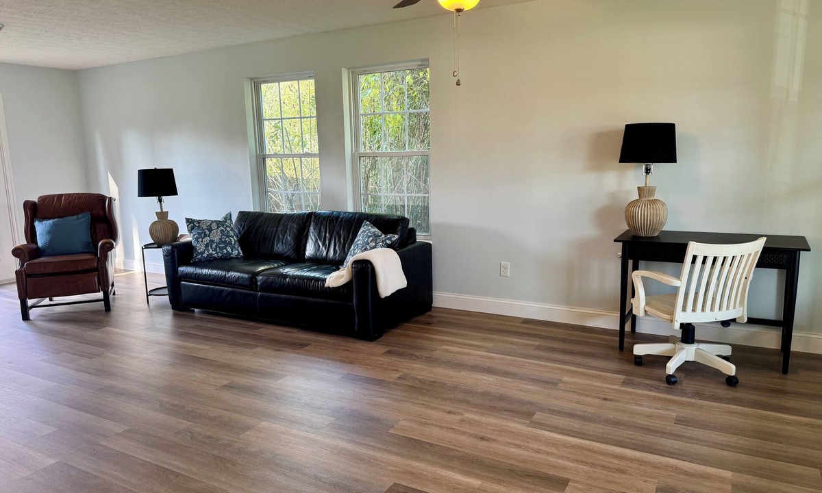 Kettering House | Fabulous 3-bedroom house in a friendly and safe Kettering neighborhood