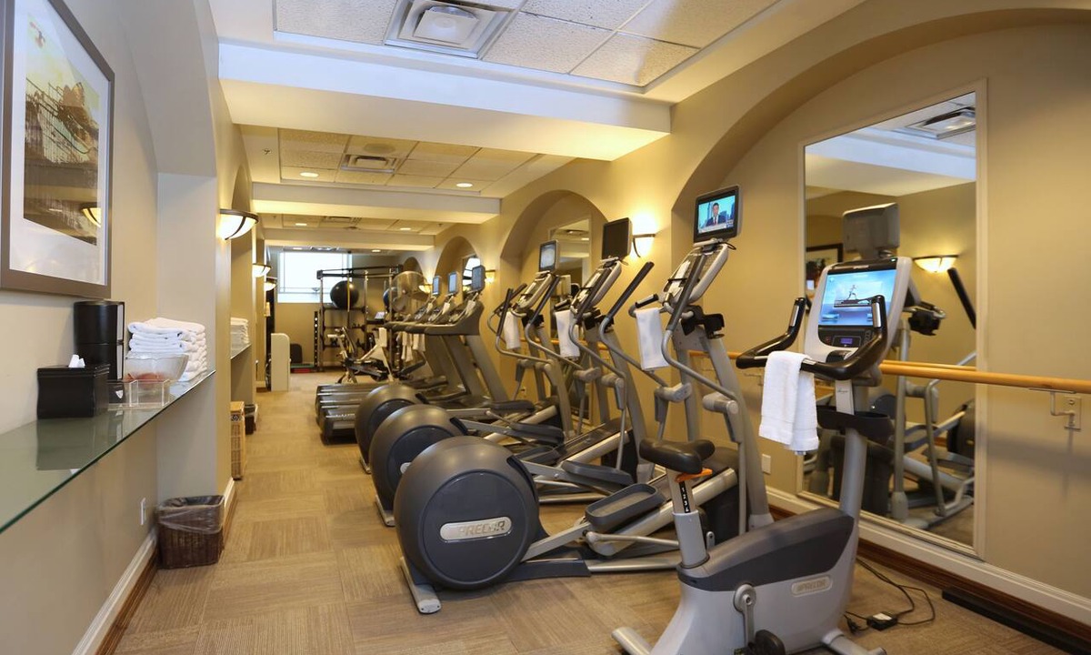 Downtown Calgary Hotel | Fairmont Palliser