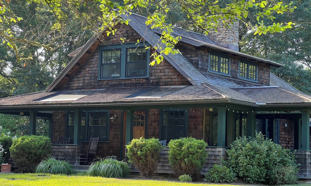 Adamsville House | Fairytale 5-bedroom Arts & Crafts bungalow in peaceful Little Compton