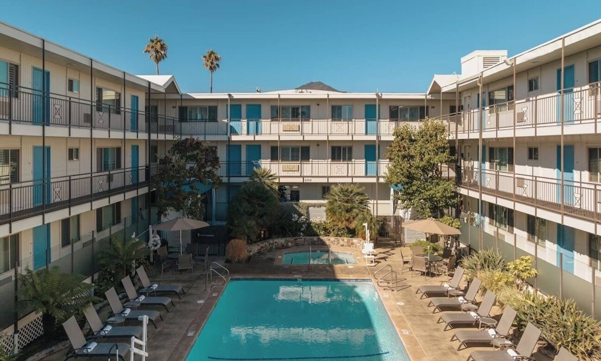 Corte Madera Hotel | Family-Friendly Suite | Outdoor Pool | Free Parking | Courtyard | BBQ Area