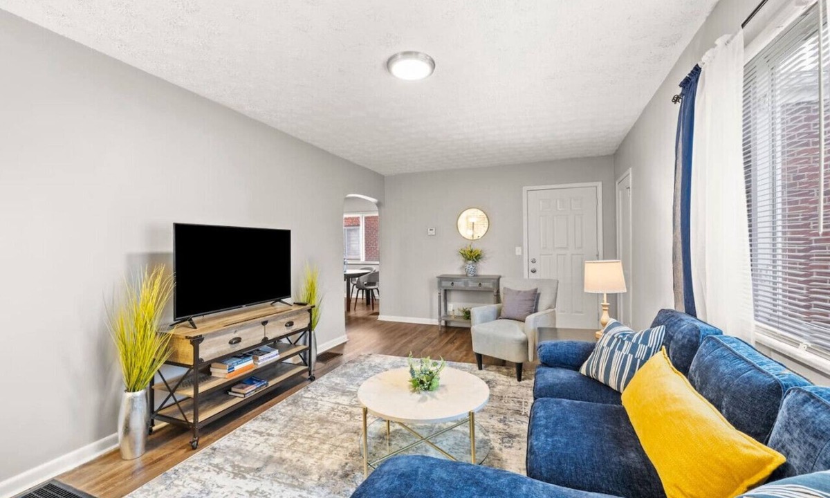 Westgate Apartment | Family-Friendly/WiFi + Kitchen