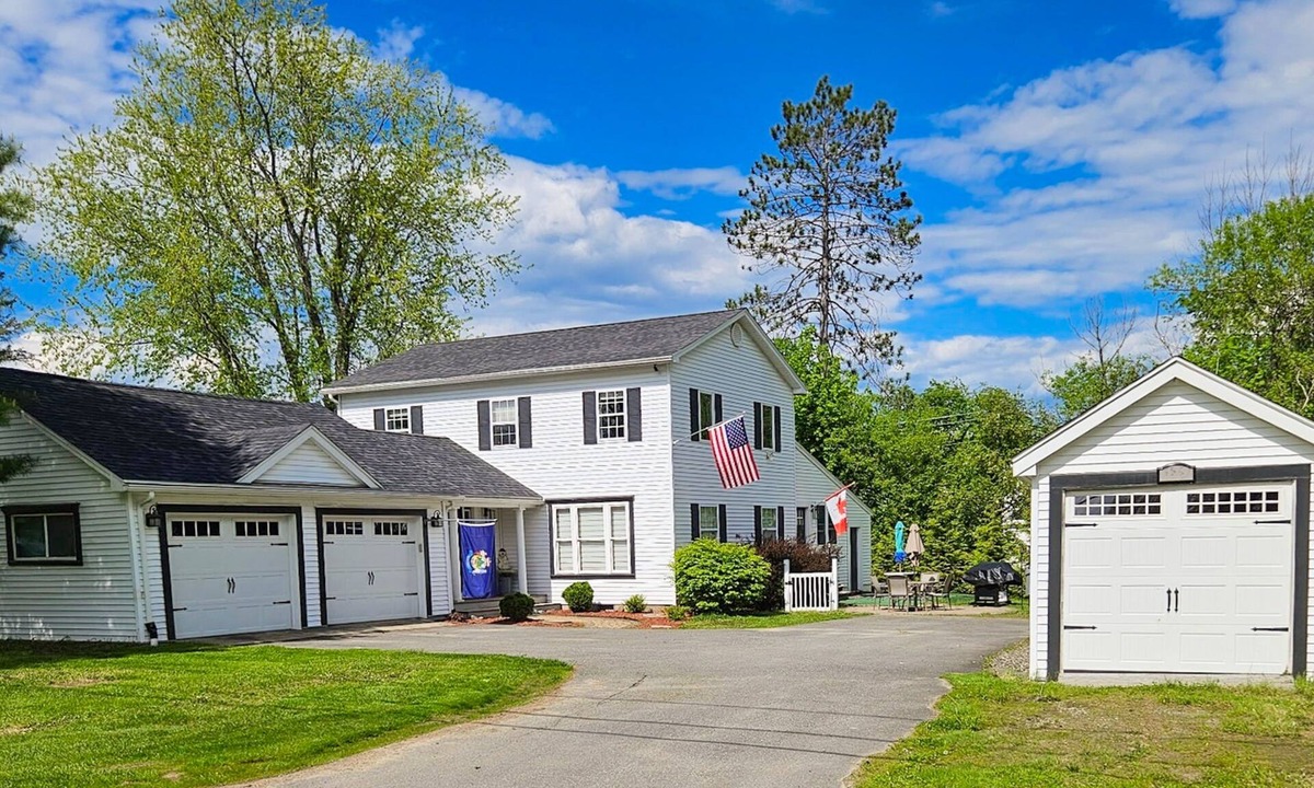 Pittsfield House | Family, Friends and Fun for all