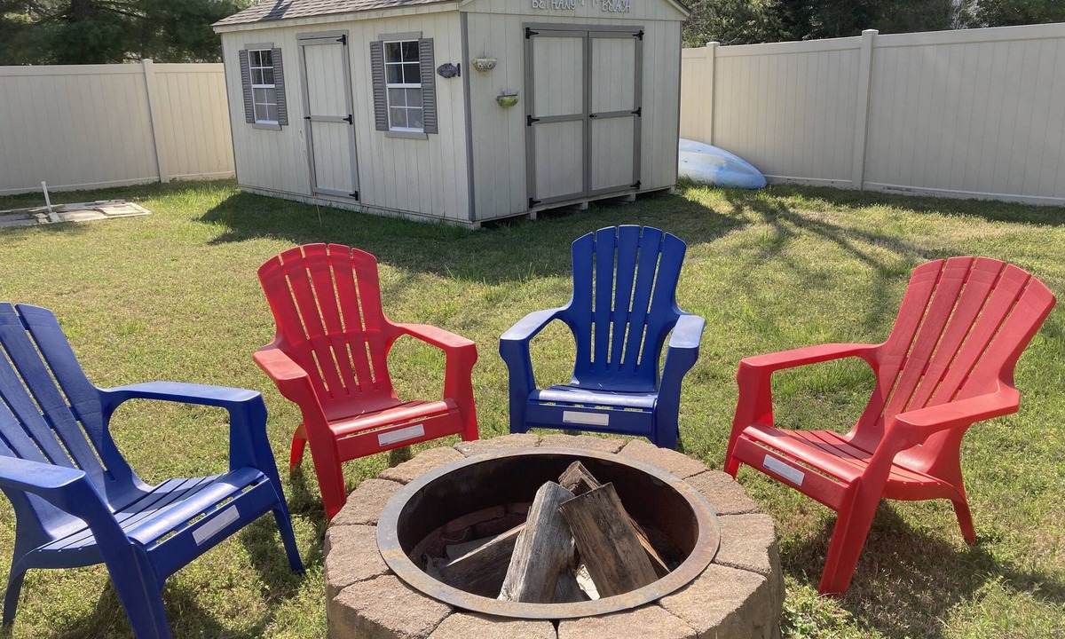 Ocean View House | Family fun! Beach, Kayaking, yard games, large fenced yard, fire pit. 2 mi beach