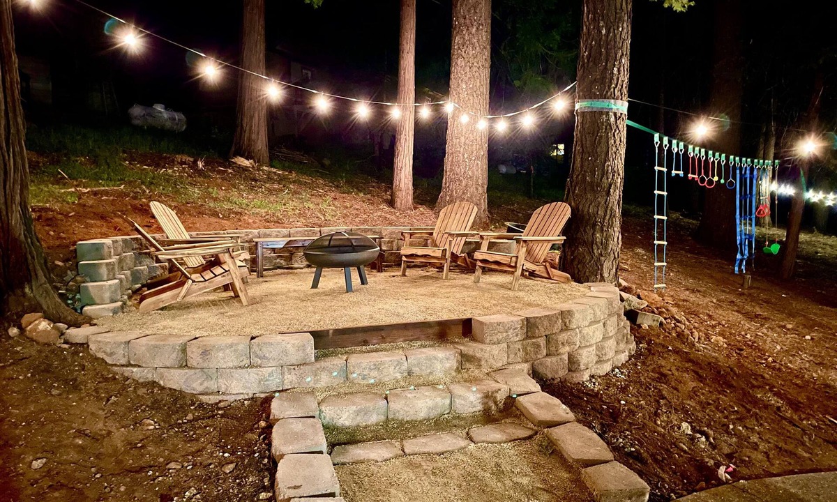 Pollock Pines Cabin | FirePit~Horseshoes~King Beds~Near Lake, Wine, Snow