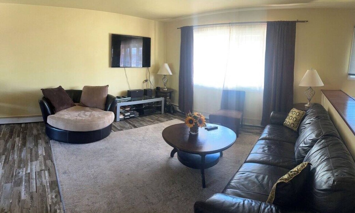 Taku - Campbell Apartment | Forget Me Not Home by Airport, upstairs unit of a 2 floor house