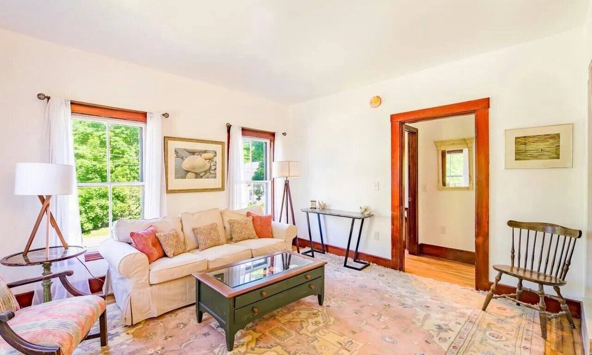 Friendship Apartment | Friendship Village, ME - Cozy, Sunny 2nd flr apt in town - 3 hrs from Boston