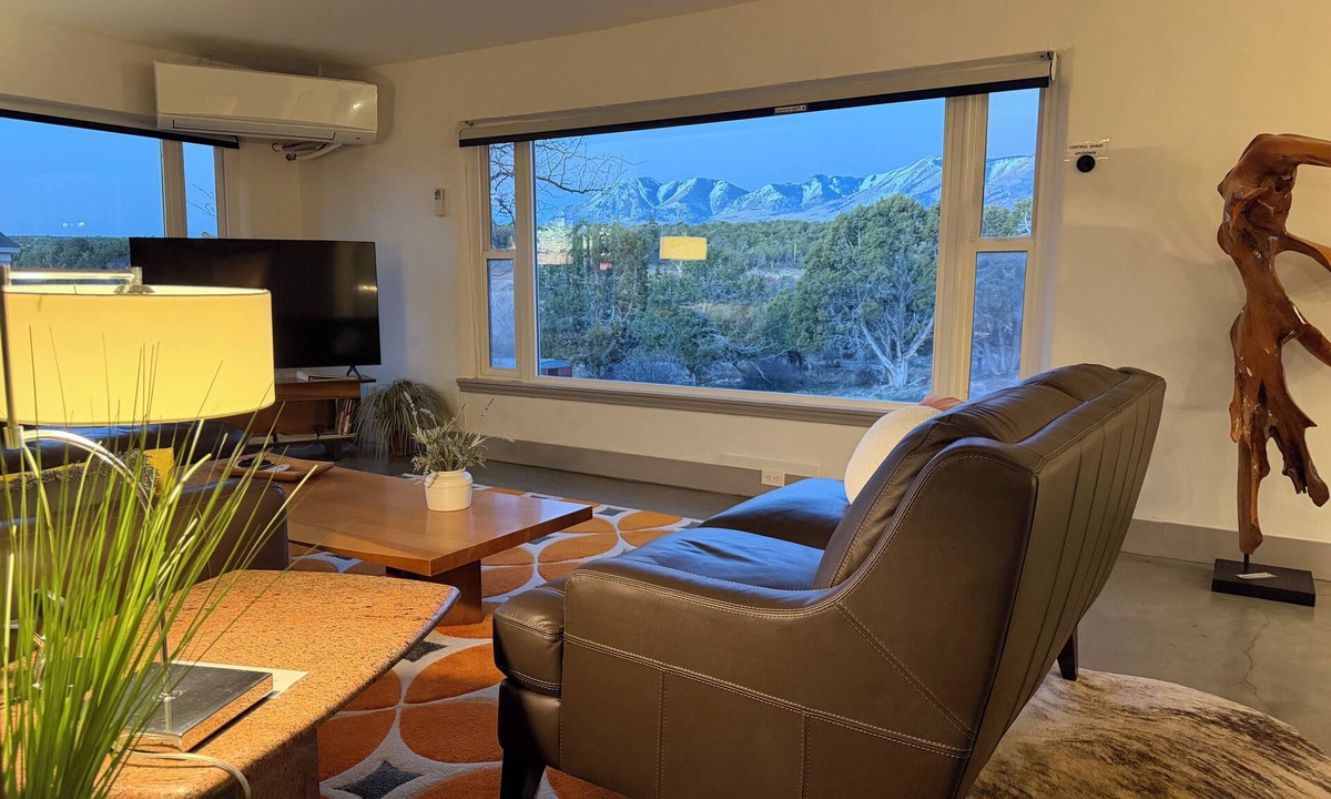 Monticello House | Front row seats to nature. Your escape with a view