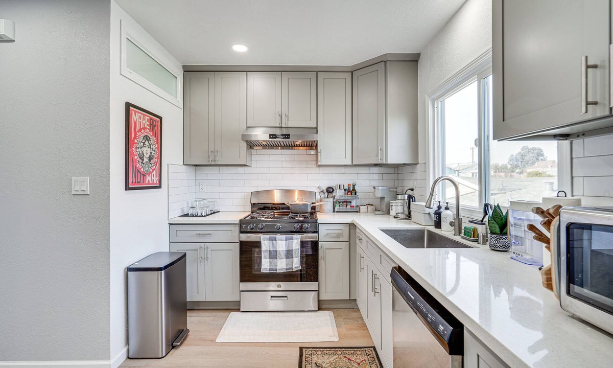 Oakland Apartment | Fully Renovated Oakland Retreat: 4 Mi to Downtown!
