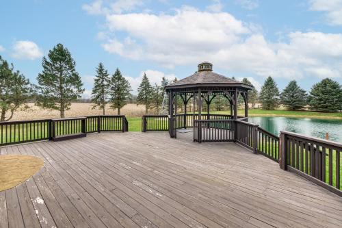 Melmore House | Fun w/Family! Peaceful Countryside Tiffin Retreat