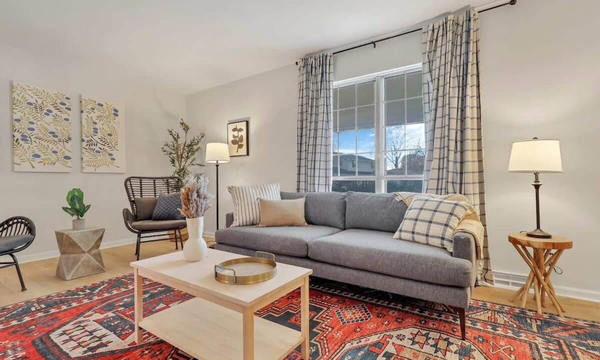 Gahanna House | Gahanna- 4 Bed 2.5 Bath - Garage + Yard - INTEL