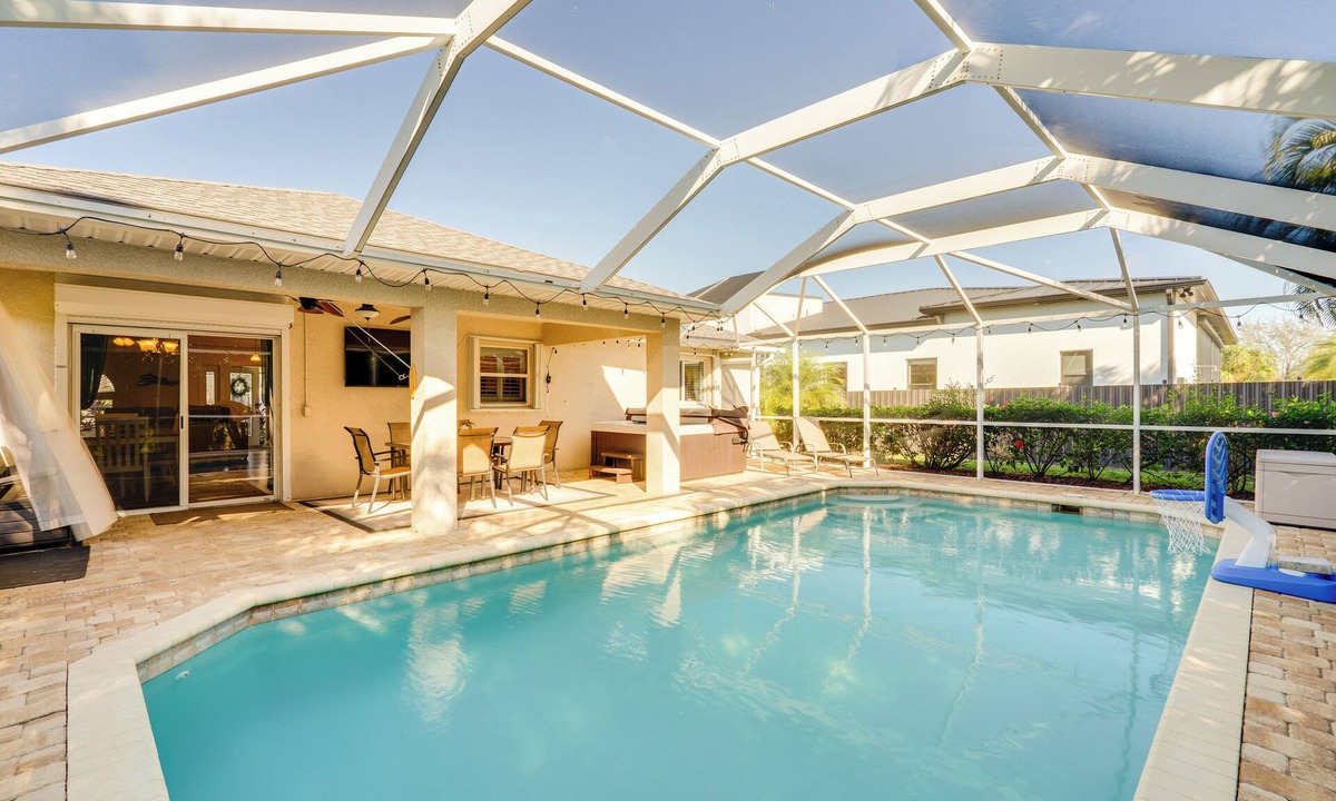 Trafalgar House | Game Room & Hot Tub: Easy Cape Coral Adventures