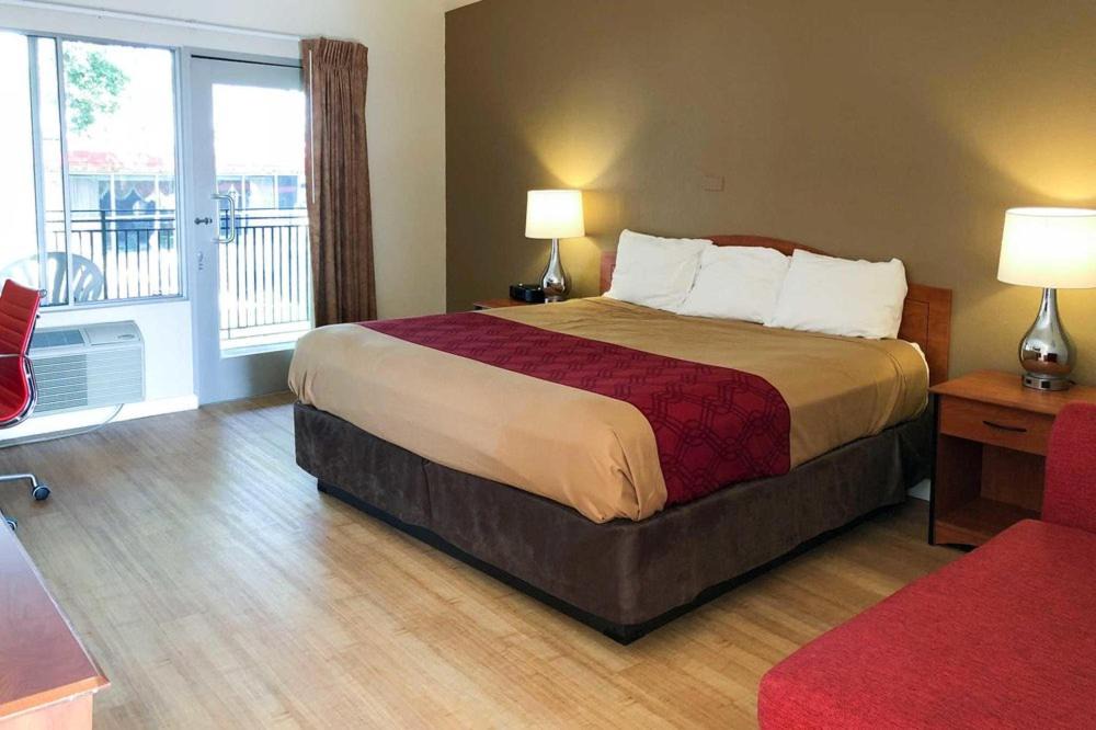 Oakland Hotel | Garden Inn & Suites Oakland Airport