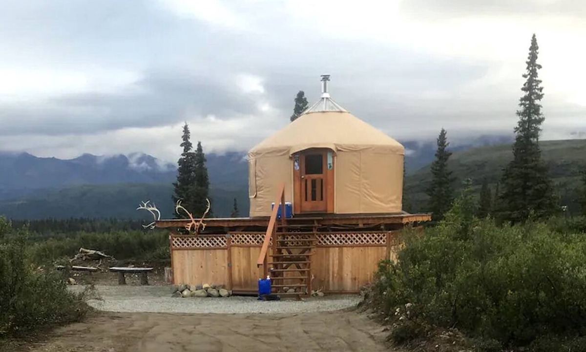 Cantwell Cabin | Glamping Yurt Rental near Denali Park for a Vacation in Alaska