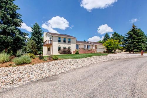 Gleneagle House | Glen Eagle Retreat Colorado Springs