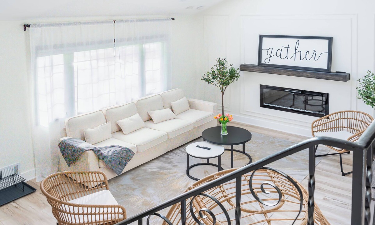 Upper Arlington House | Go Buckeyes!Stylish 3-Level Haven Near OSU,PS5,Skylight, Fully fenced Backyard