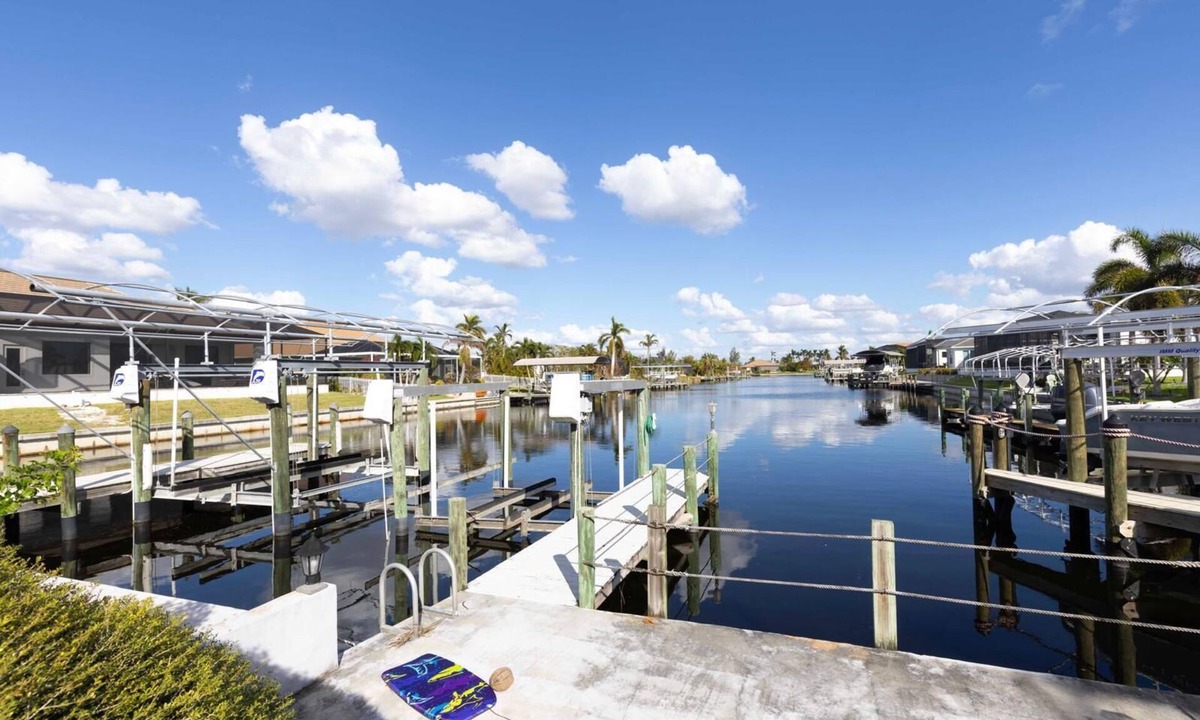 Pelican House | Gulf View Gem/Heated Pool/Modern/Newly Built/3 brms/Spacious/Inquire 4 Deals