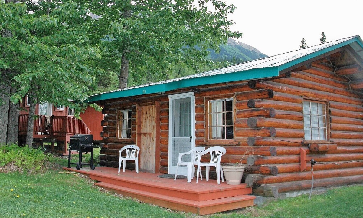 Cooper Landing Cabin | Gwin's Lodge Aspen Cabin #10