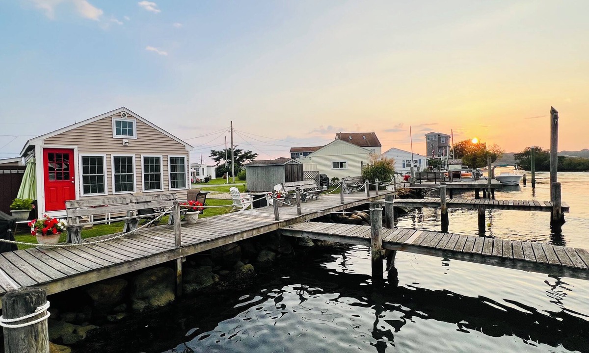 Snug Harbor Cottage | Half Shell. Your cozy waterfront cottage in East Matunuck, Rhode Island.