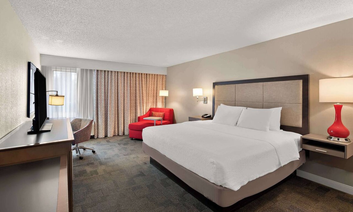 Lancaster Hotel | Hampton Inn Lancaster