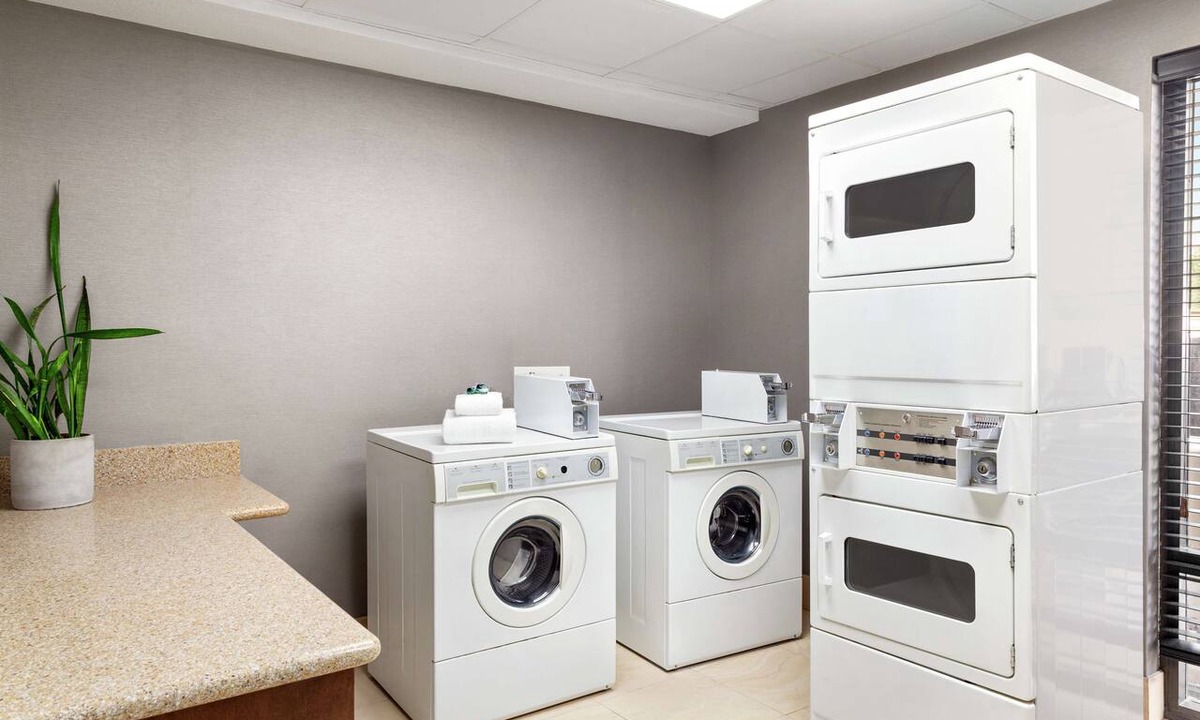 Paris Hotel | Hampton Inn Paris