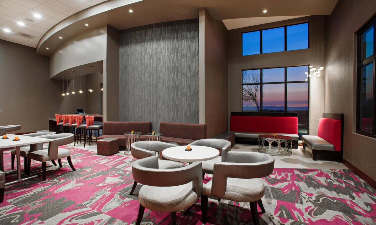 Alameda Hotel | Hampton Inn & Suites Oakland Airport-Alameda