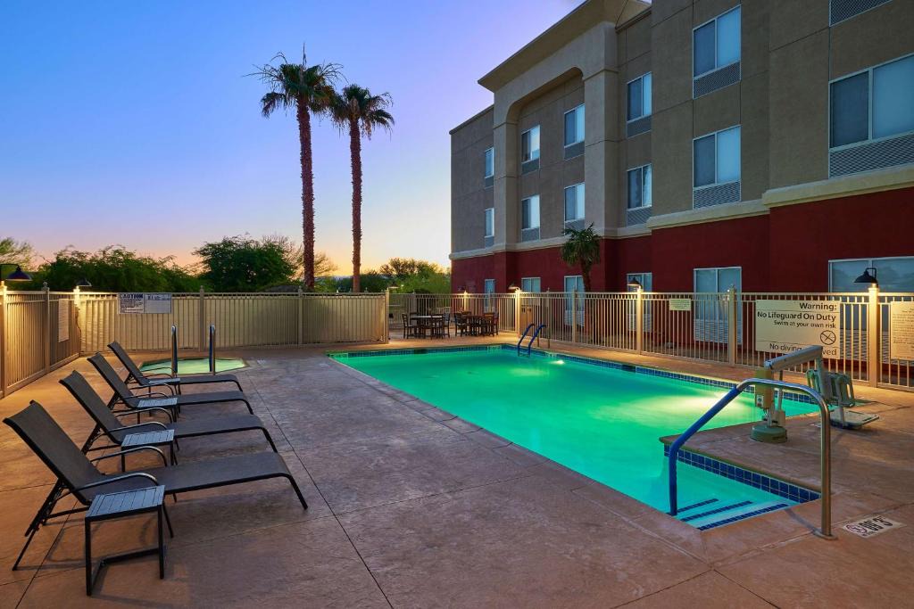 Ridgecrest Hotel | Hampton Inn & Suites Ridgecrest