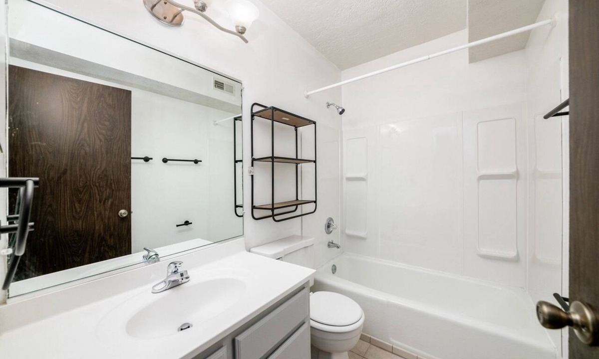 Northwest Columbus Apartment | Hancock - Spacious Layout -Near Riverside Hospital