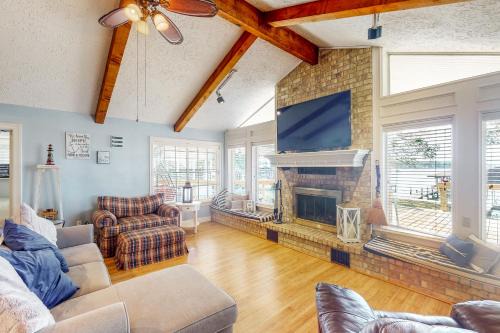 West Livingston House | 'Harbor Haven' w/Dock: Lake Livingston Home