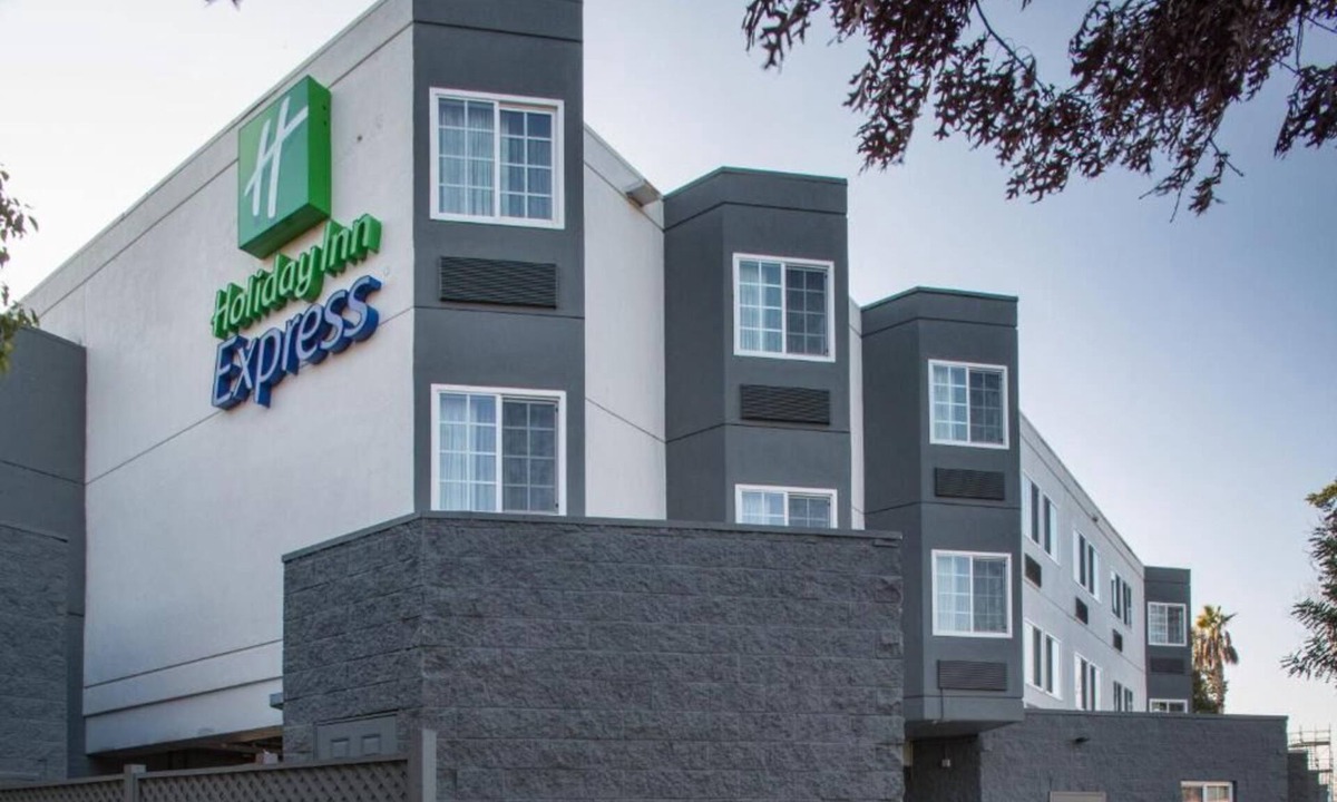 Shoreline West Hotel | Have a Super Time at the Holiday Inn Express Mountain View South Palo Alto!