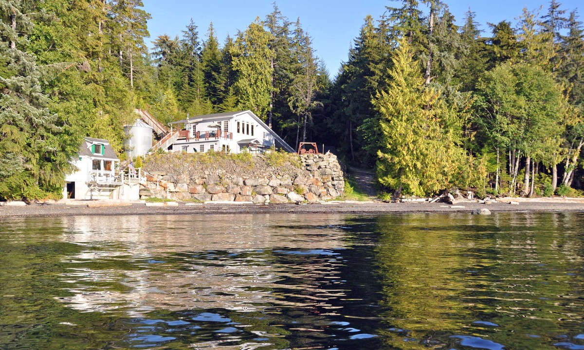 Ketchikan House | Hidden Cove Beach House- Ketchikan's Premiere Vacation Rental!