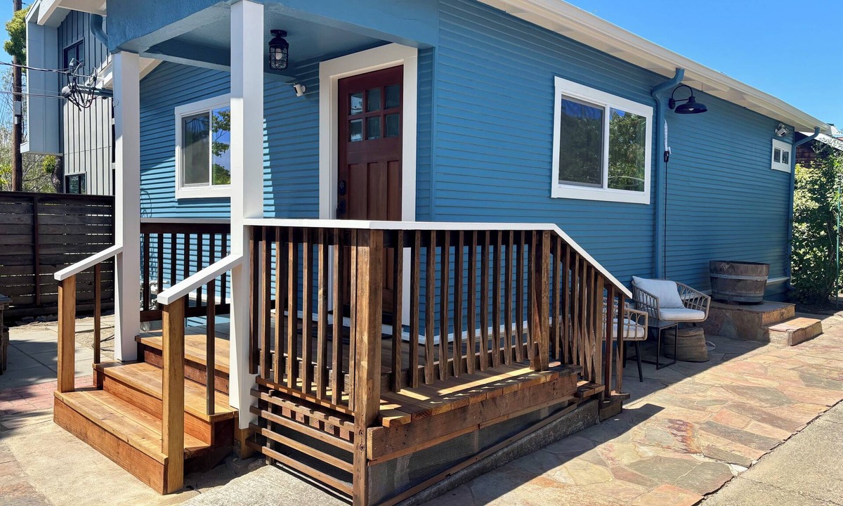 Poets Corner House | Hidden Gem 1-bedroom Craftsman Poet's Corner Berkeley with Heating/AC