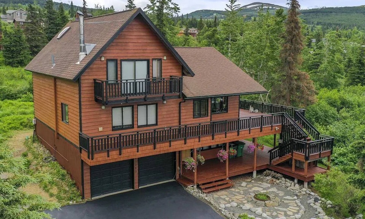 Hillside East House | Hillside Haven Anchorage