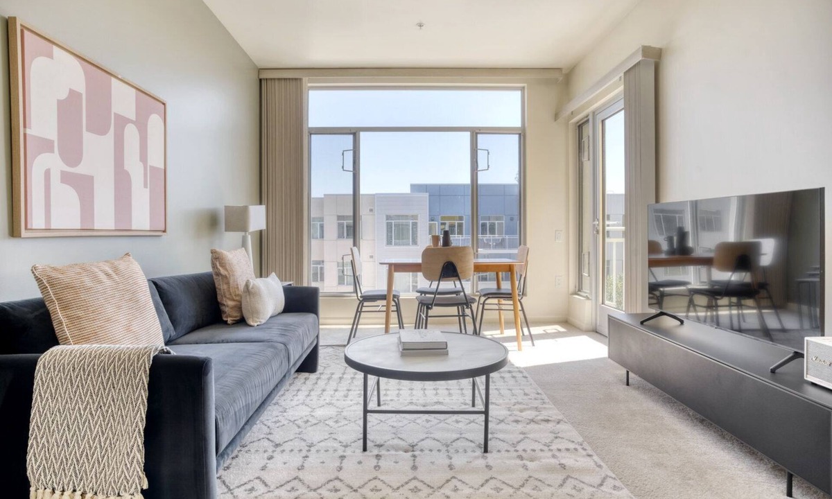 Evergreen Park Apartment | Hip Palo Alto 2BR w/W/D & Pool, walk to Pinterest, by Blueground
