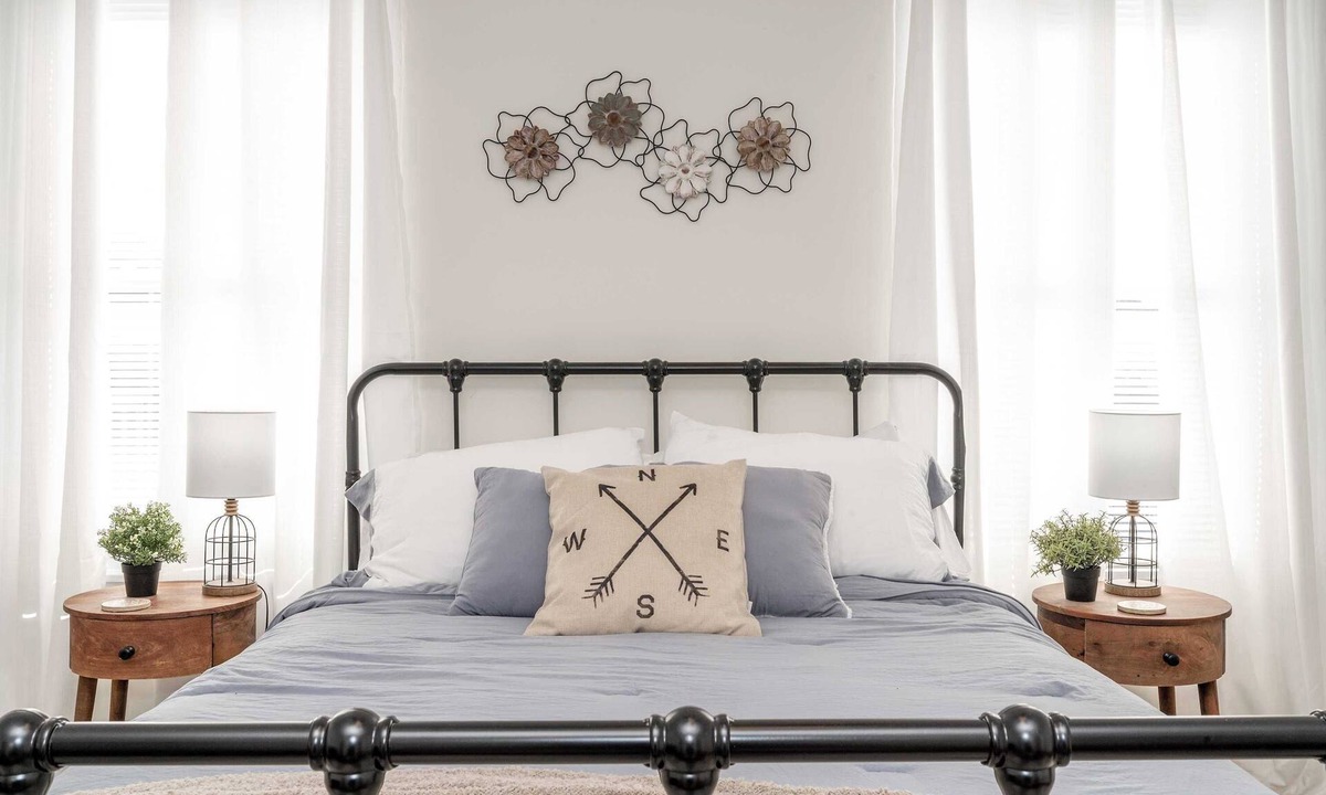 Ludlow Condo | Historic Ludlow Apt B