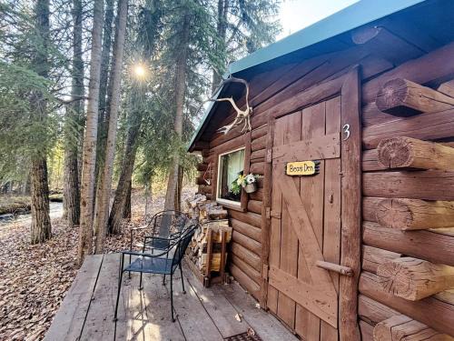 Mentasta Lake House | Historical Cozy Off-Grid Cabin with Creekside Sauna near Log Cabin Creek, Tok Alaska