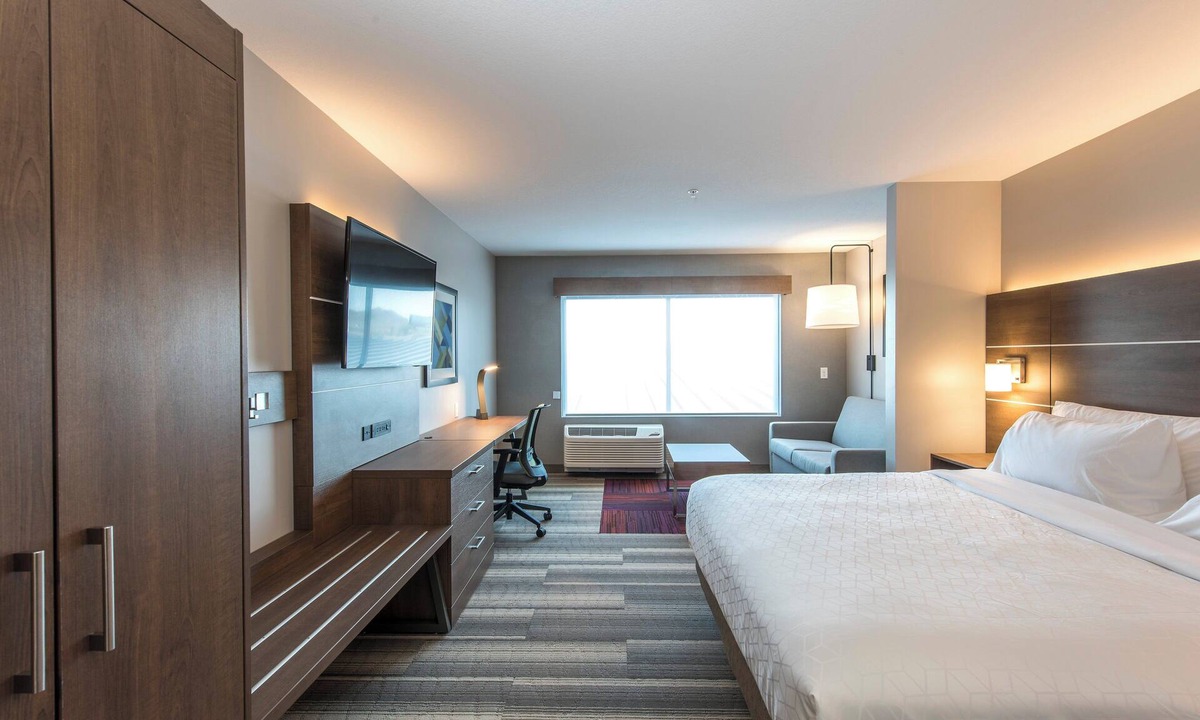 Deer Valley Hotel | Holiday Inn Express & Suites Phoenix North - Happy Valley by IHG