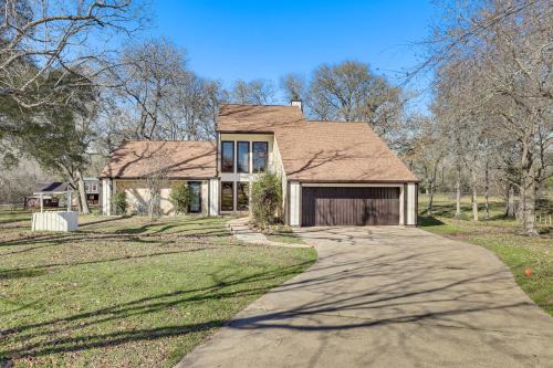 Brookshire House | Hot Tub, Deck & Grill: Brookshire Gem Near Venues