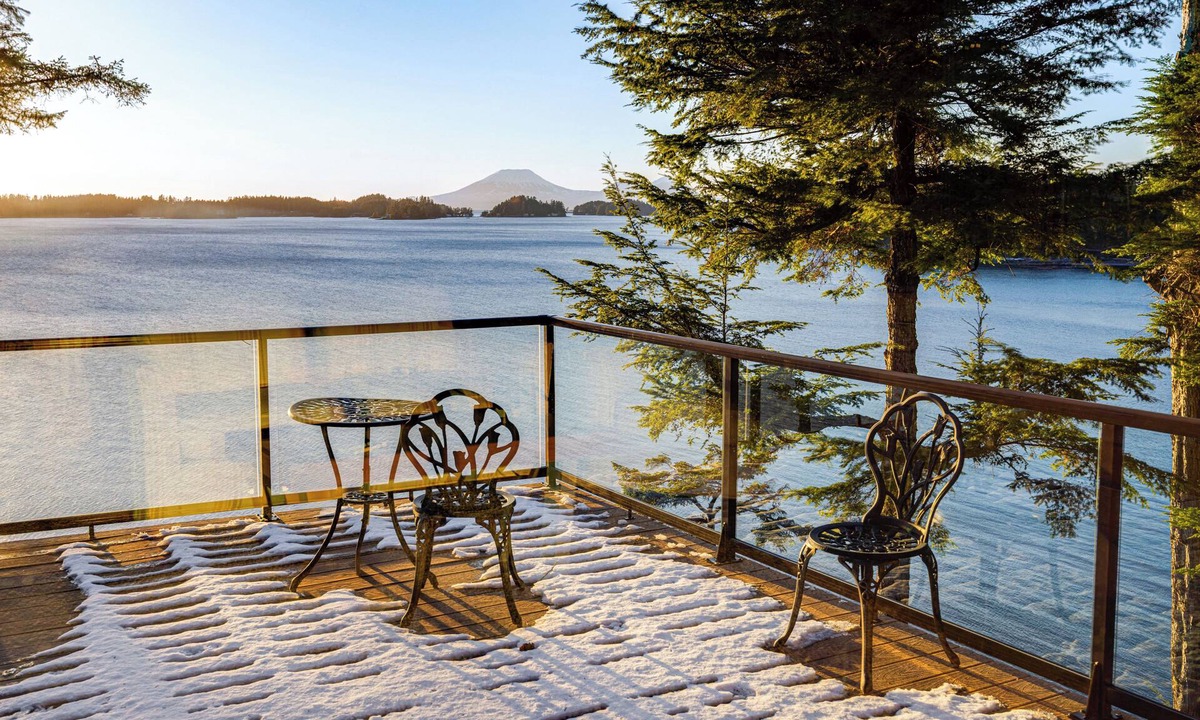 Sitka House | Hot Tub & Whale Watching! Scenic Sitka Escape