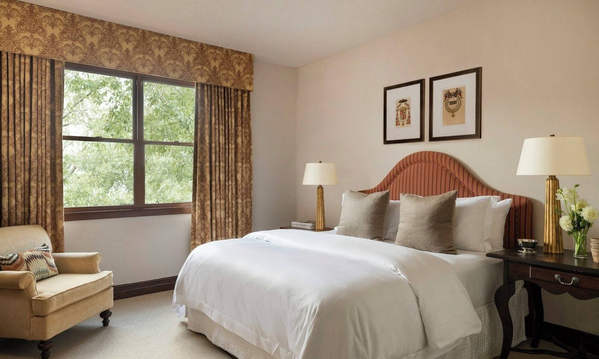 Uptown Hotel | Hotel Granduca | Three-Bedroom Suite | Luxury Suite w/Fully-Equipped Kitchen