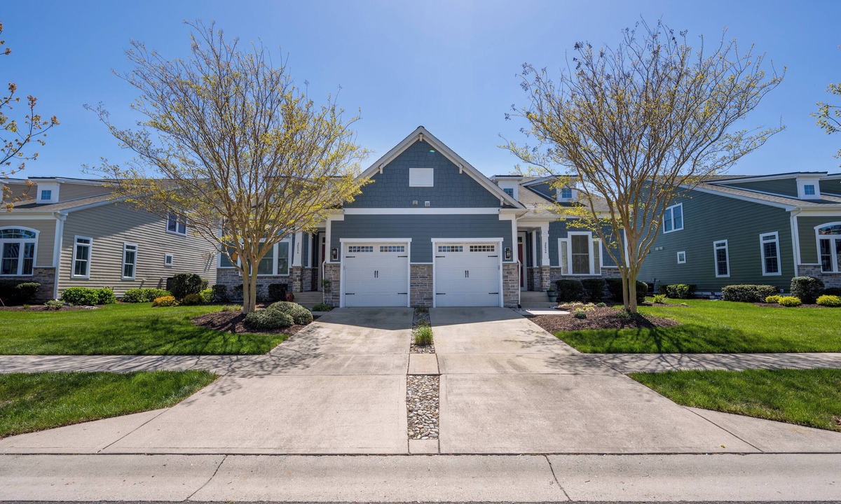 The Commons House | Indigo Sands Getaway! 4 Bedroom Duplex in the Bayside Resort and Golf Community! Community Pool, Tennis Courts, Close to the Beach, Free WIFI!