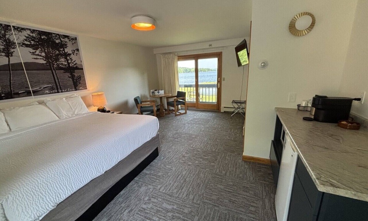 Greenville Junction Bed & Breakfast | Juniper Motel*King*RM21*Dock*ATV Access*Waterfront*Kayak/Boat Rentals